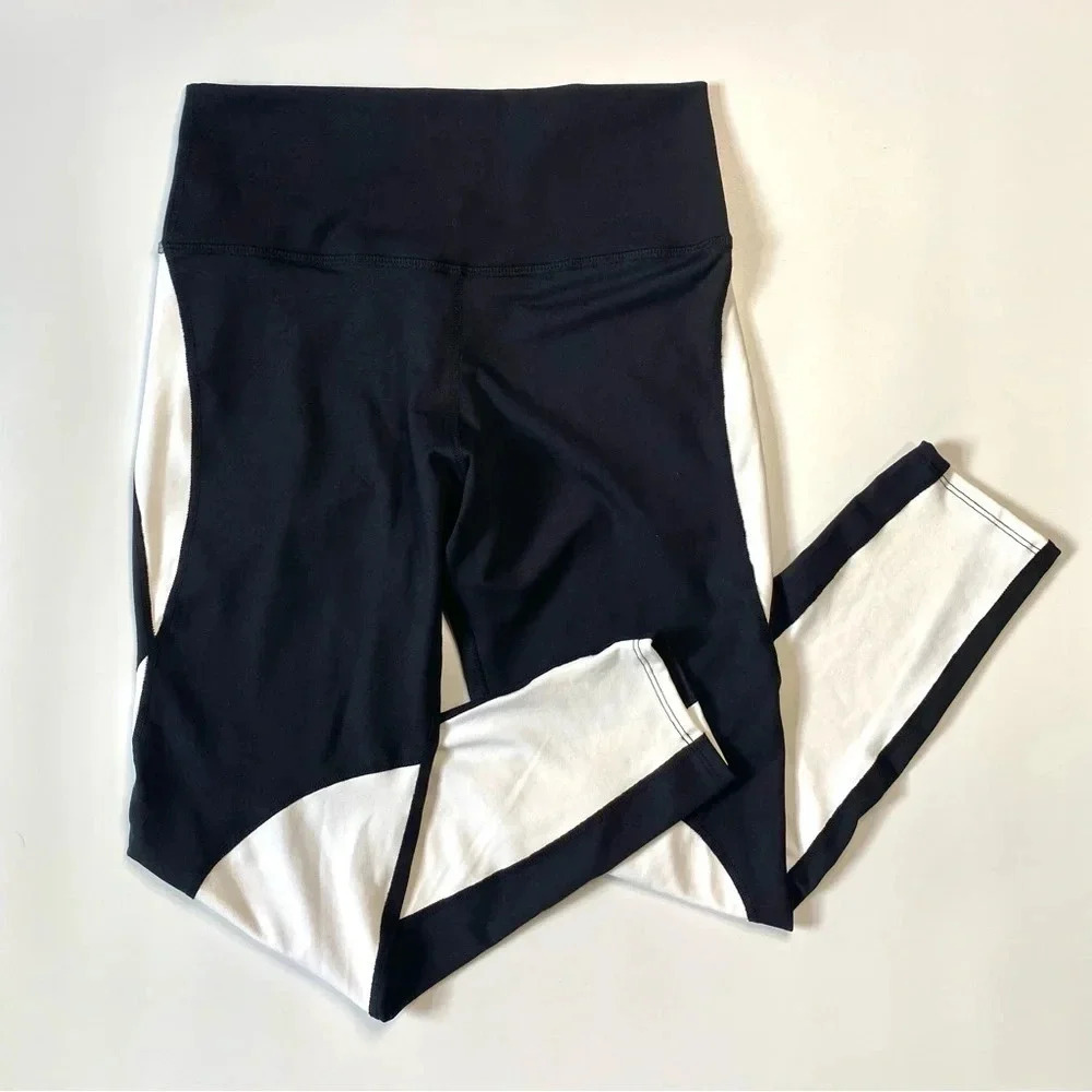 Electric & Rose Large Sunset High Rise Legging Black and White